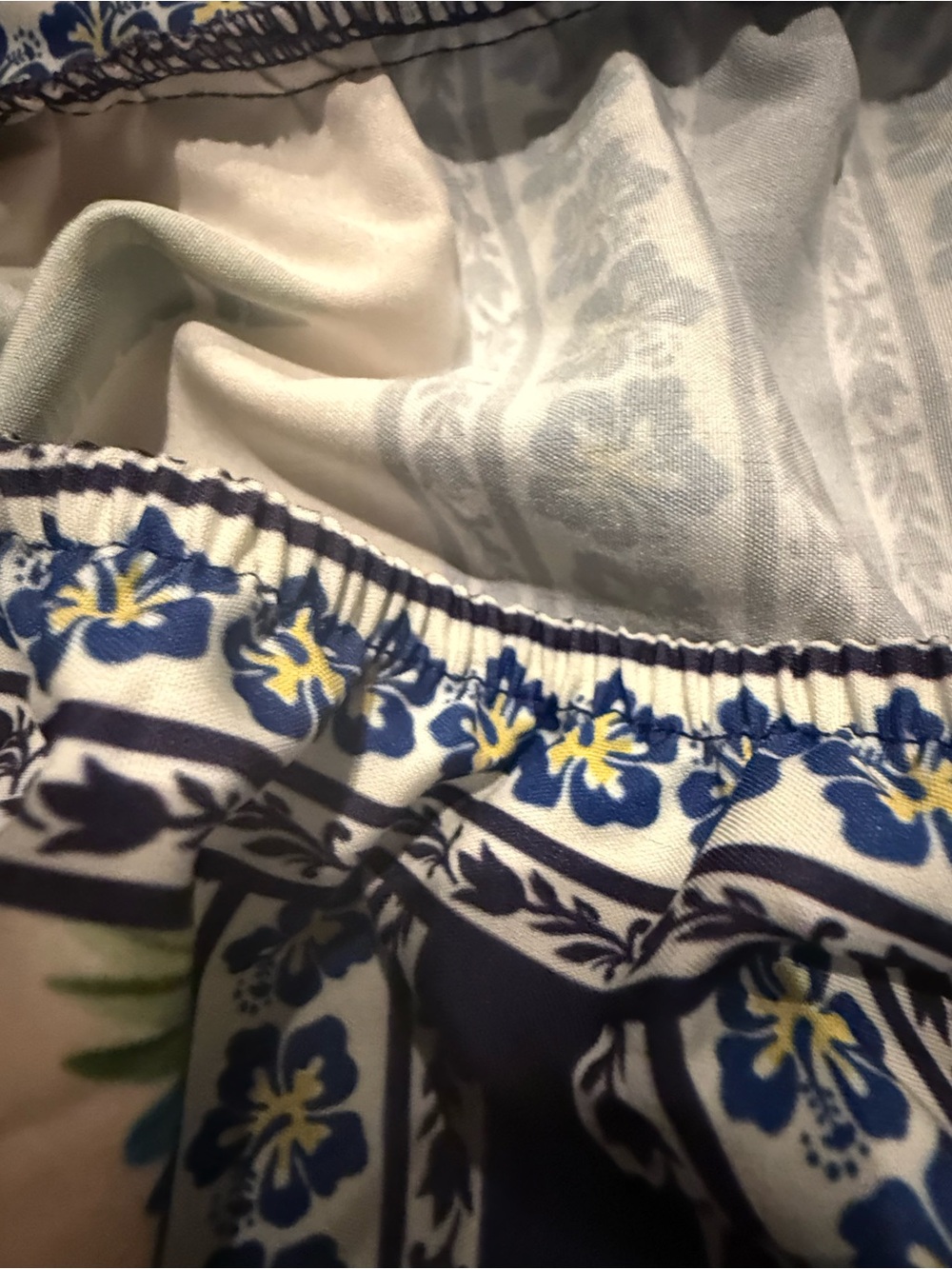 Tropical Parrot Print Cami Top - Cream & Green - Picture 5 of 6